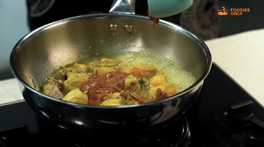 Konkan Chicken Gravy Recipe
